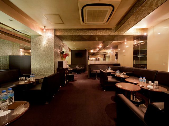 チェス 店内 ソファ席