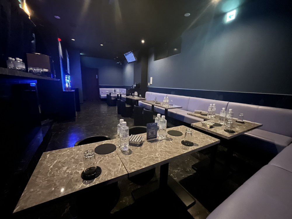 ファンタジア 店内 テーブル席
