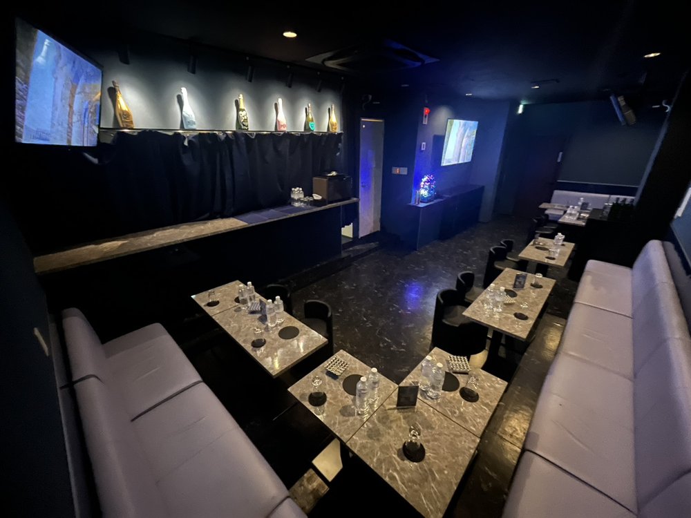ファンタジア 店内 ボックス席とシャンパン