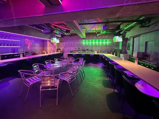 フラミンゴ 立川 店内の様子